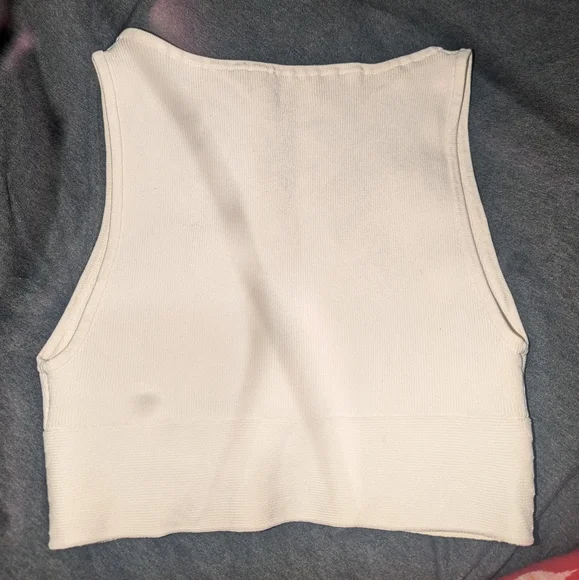 Low cut - Picture 2 of 2